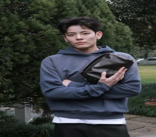 罗伊朗之旅,不同雕像引,发关注,开云体育,开云体育官网,开云体育app,开云体育平台,KAIYUN,SPORTS,kaiyun登录入口