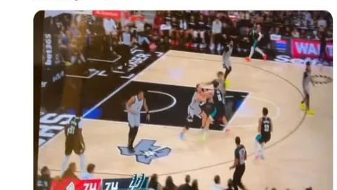 “揭开国王队罢免布朗教练背后真相的关键人物”